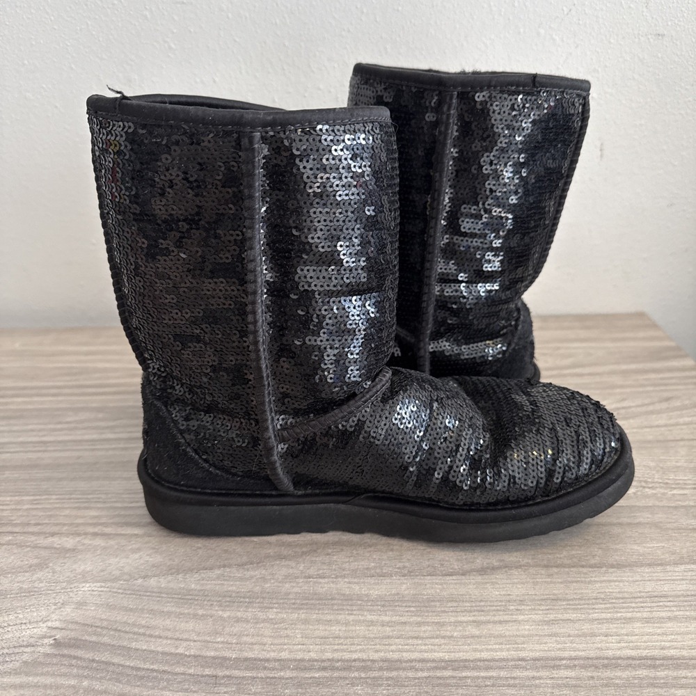 Ugg Classic Short Sparkles Sequins Black Boots Shearling S/N 3161  Size 7 - Picture 8 of 10